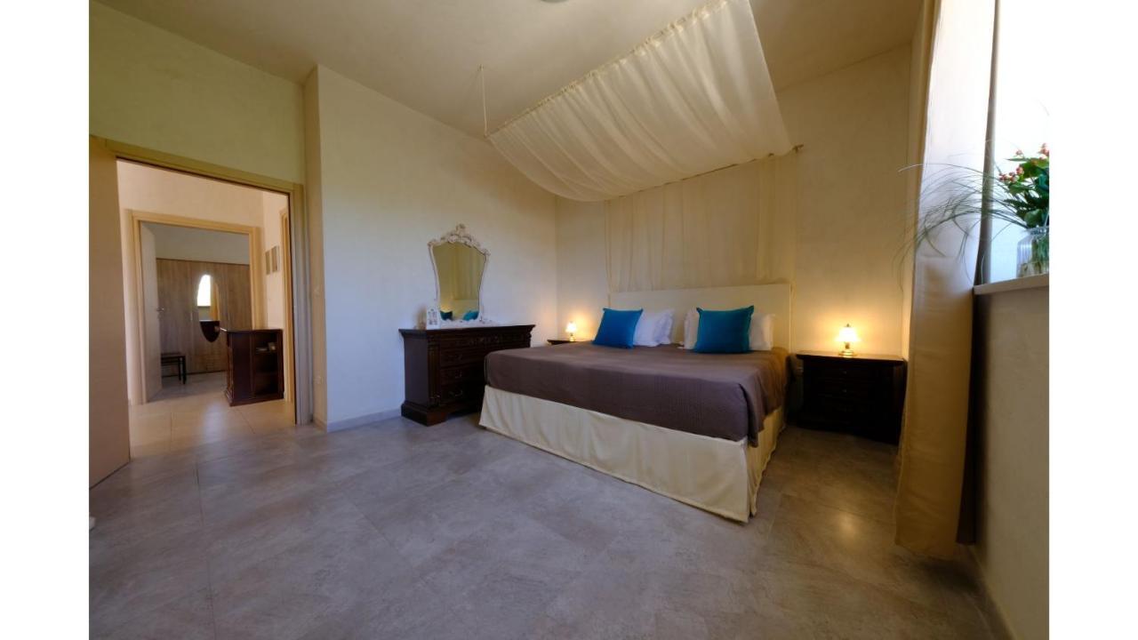 Tenuta Con Due Abitazioni Indipendenti Martina Franca Ngoại thất bức ảnh