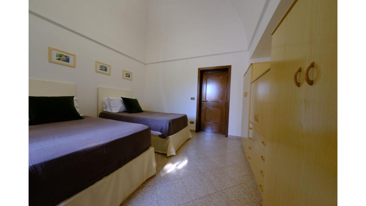 Tenuta Con Due Abitazioni Indipendenti Martina Franca Ngoại thất bức ảnh